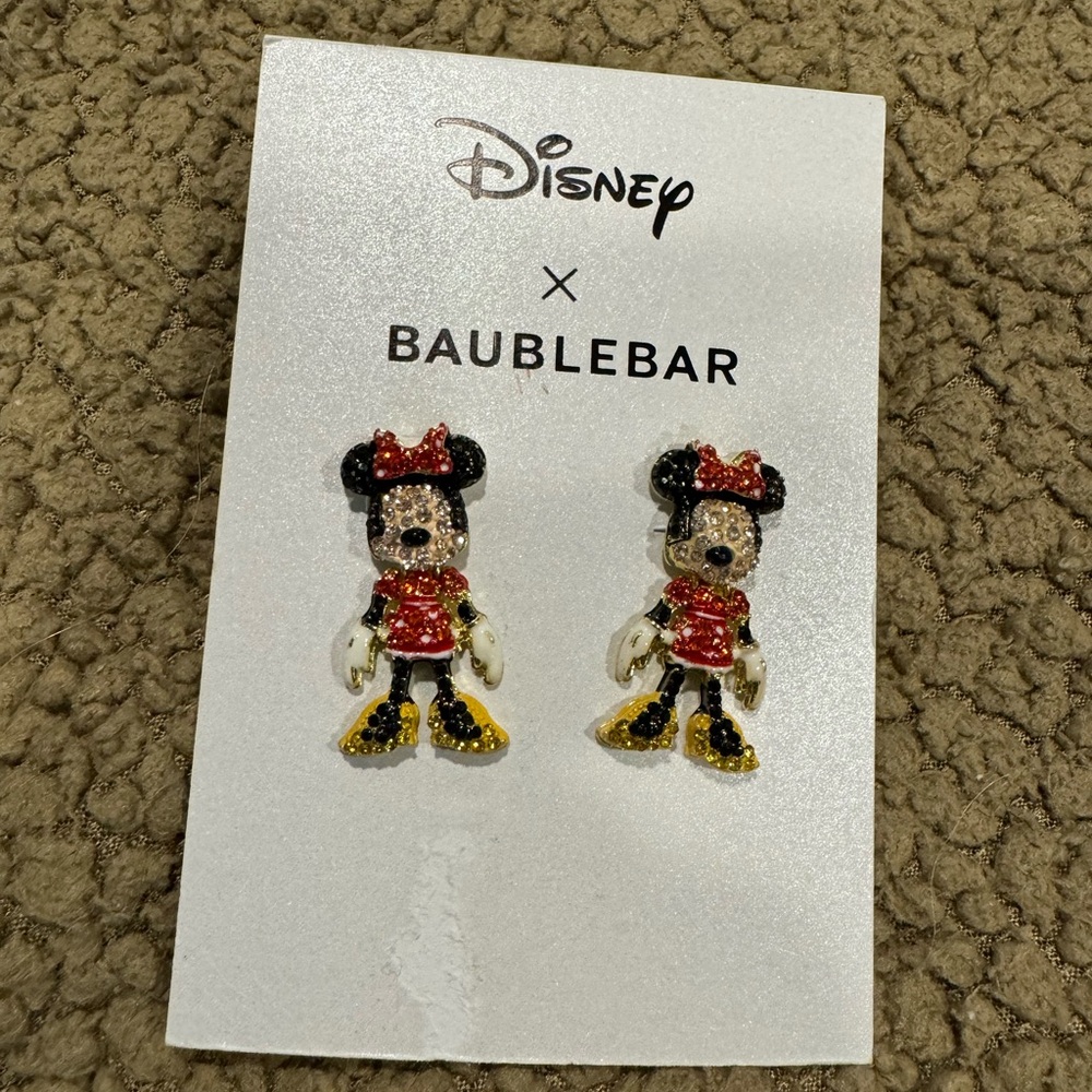 Disney Minnie Earrings; New in Package.